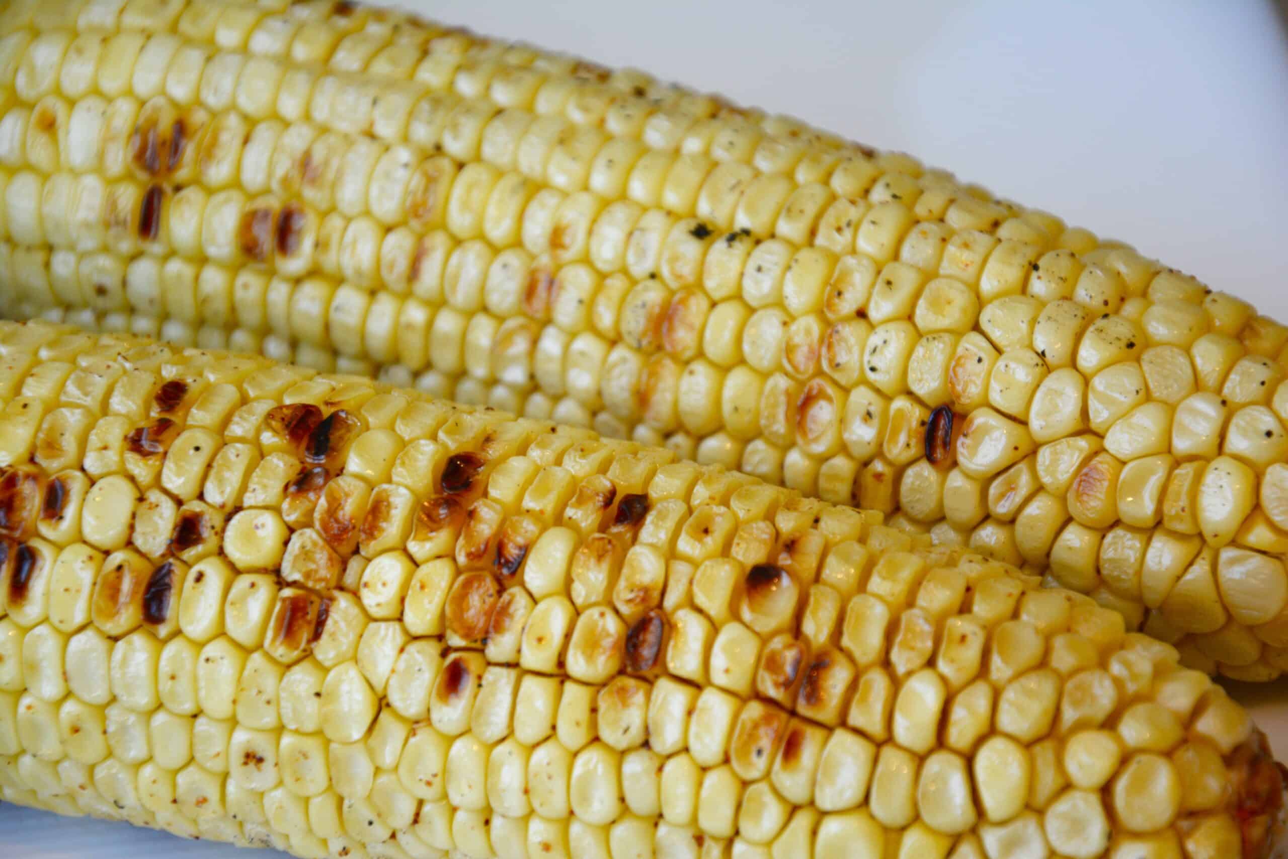 Grilled Corn on the Cob - pralinesandgreens.com